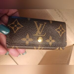 Authentic Louis Vuitton 4 Key Holder